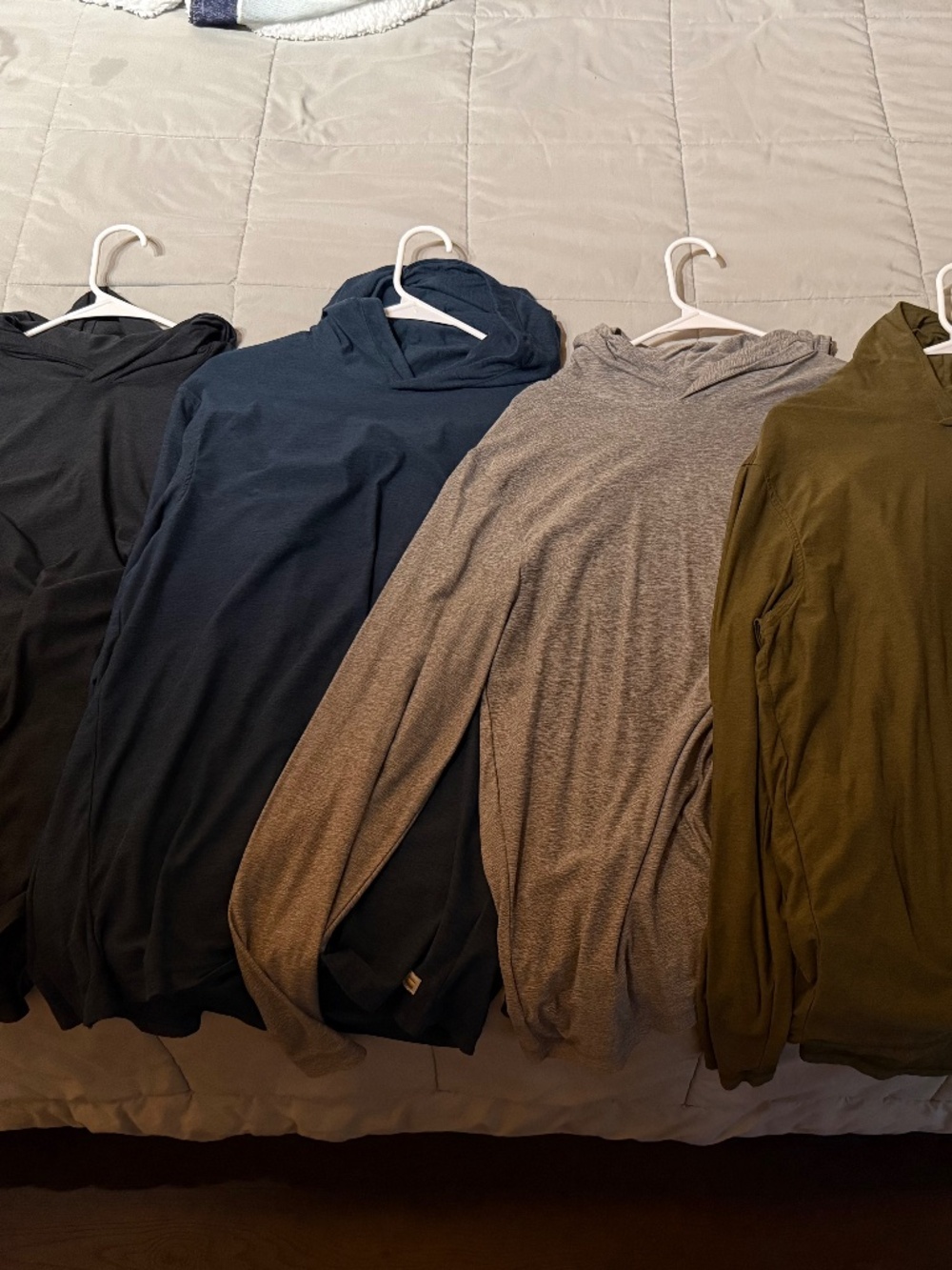 4 Vuori Strato-tech hoodies